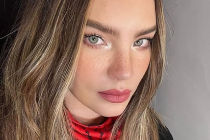 Belinda sorprende con look punk sexy