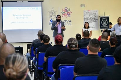 Cadetes y personal de Protección civil, recibieron capacitación sobre los primeros auxilios psicológicos 