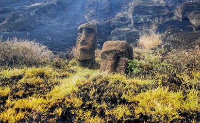 Incendio en la Isla de Pascua, en Chile, arrasa con varios moais y más de 100 hectáreas