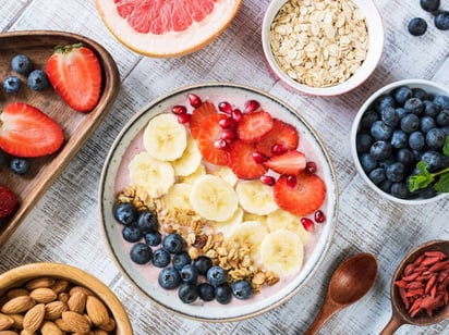 Salud: cuatro opciones de snacks saludables para llevar al trabajo