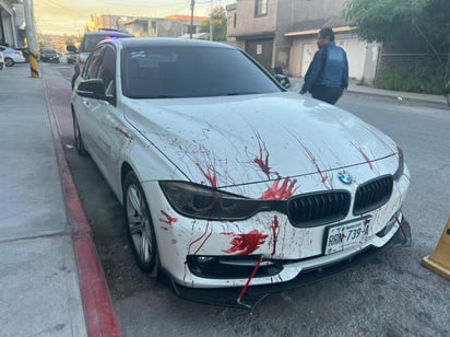 Auto ensangrentado causa movilización policiaca en Monclova