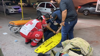 Ebrio conductor choca motobomba de Bomberos Monclova