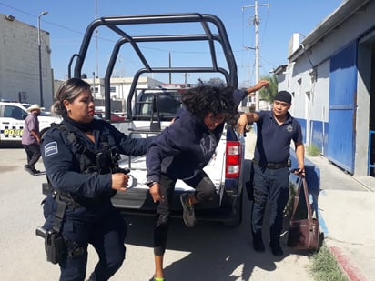 Karla agrede a vecinos de la colonia Guadalupe de Monclova