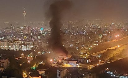 Incendio desata enfrentamiento entre reos y oficiales en prisión de Teherán