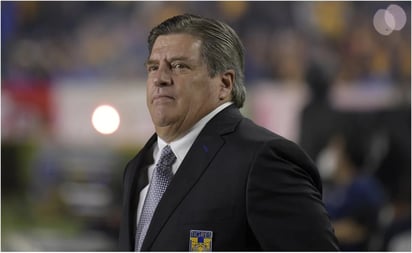 Miguel Herrera castiga a jugador titular de Tigres por su error en el juego ante Pachuca