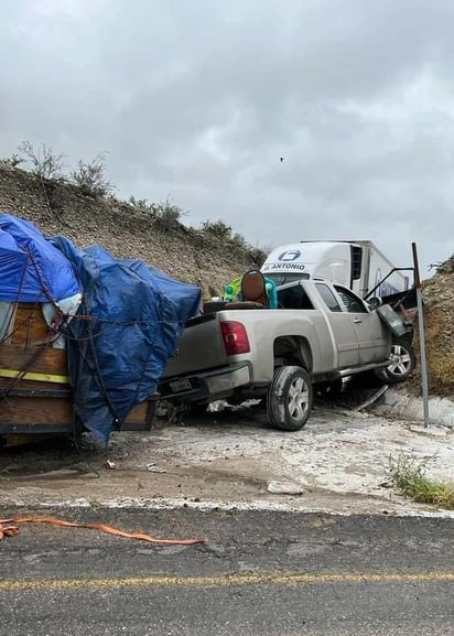 Paisanos se accidentan en el 'caracol' de la autopista Premier