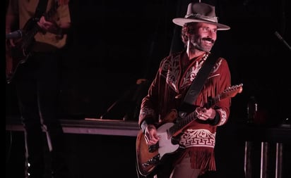 Leiva ofrece concierto emotivo en la CDMX junto a sus amigos 