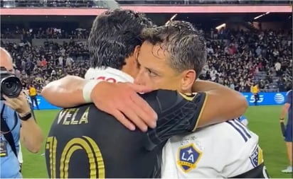 El emotivo momento entre Carlos Vela y Chicharito Hernández