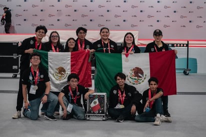 Equipo de robótica que gano el oro en Suiza son recibidos con “Hermoso Cariño”