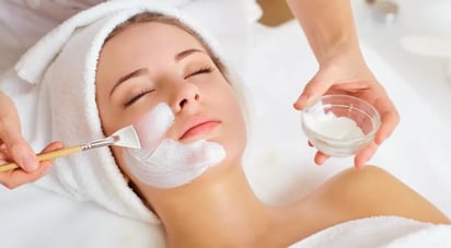 La mascarilla con maicena que rejuvenecerá tu rostro