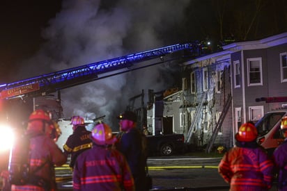 Avión se estrella en edificio de New Hampshire, EU