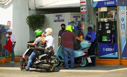 ¿Gasolineras piratas? CRE otorga permisos a irregulares