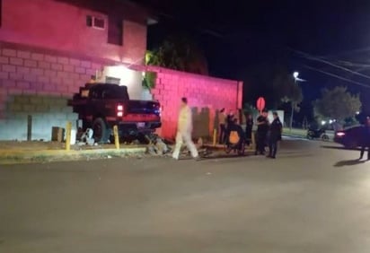 Texano ebrio derriba barda de domicilio en Piedras Negras 