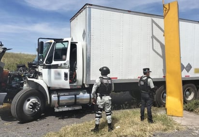 En Coahuila Guardia Nacional frustra robo de tractocamiones