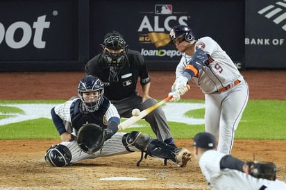 Astros gana a Yankees el tercer juego con blanqueada