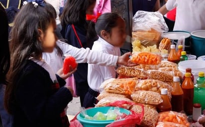 Menores de edad ignoran el  ingerir alimentos saludables