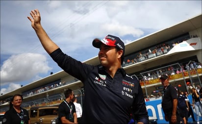 Checo Pérez hace historia y se convierte en el primer mexicano campeón en F1 con el título de Red Bull: Checo Pérez sigue haciendo historia en la Fórmula 1 y los puntos que ha hecho este año con la escudería austriaca ya tienen repe