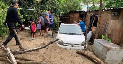 'Roslyn' deja dos muertos en Nayarit; saldo blanco en Jalisco