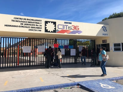 Docentes entran en paro laboral y se suspenden clases en CBTis 36 de Monclova