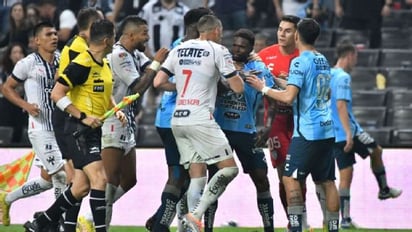 Pachuca espera sanción de Rayados por insultos racistas contra Avilés Hurtado