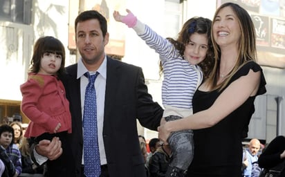 Sadie y Sunny, las hijas de Adam Sandler que ya cobran miles de dólares por película