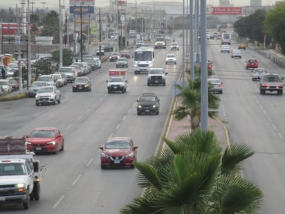 Saltillo estrangulado diariamente por el alto tráfico vehícular 