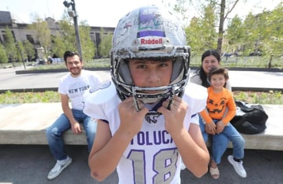 Él es Gerzon Leal, mexiquense y joven promesa del fútbol americano 