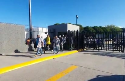 Por probable intoxicación, desalojan a mil 700 trabajadores de empresa en Linares, Nuevo León