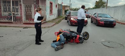 Motociclista sufre lesión al ser embestido