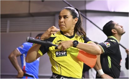 La árbitra Karen Janett gana el Premio Nacional de Deportes