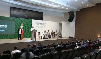 AMLO destaca que el gobernador Víctor Manuel Castro es un hombre honesto