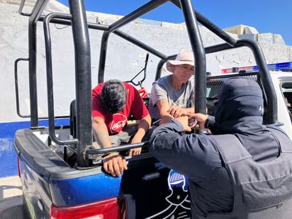 Roba trenes son detenidos por la Policía Municipal