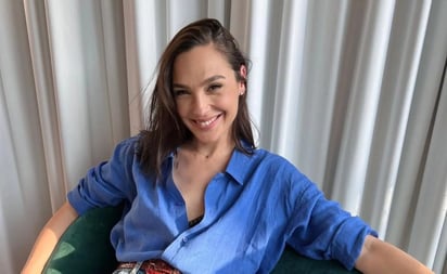 Gal Gadot nos enseña el vestido ideal para una fiesta elegante