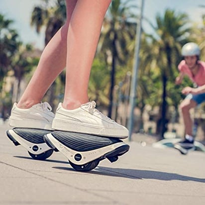 Zapatos con motor eléctrico para caminar más rápido