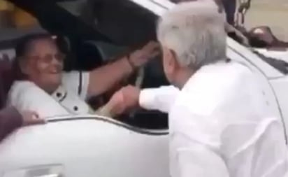 Tengo mi conciencia tranquila de haber saludado a la mamá del Chapo y lo volvería a hacer: AMLO