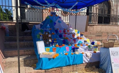 Colocan altar contra el aborto frente a la catedral de Culiacán, Sinaloa