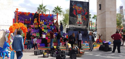 El ayuntamiento presenta, impresionante muestra de altares de muertos.