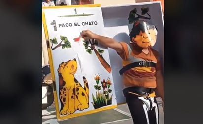 ¡Justo en la nostalgia! Joven se disfraza de libro de la SEP, con 'Paco el Chato' de contenido; se viraliza en TikTok