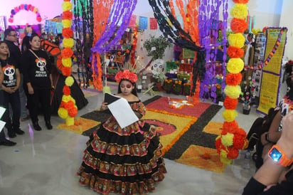 UPIIC San Buenaventura gana concurso al mejor altar de muertos