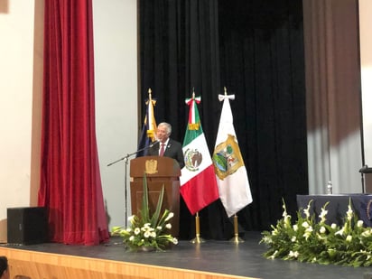 Carlos Talamantes rinde informe anual de actividades en la UAdeC