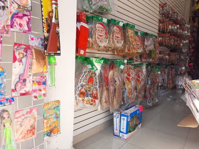 ¡Ya huélele a Navidad! Comercios comienzan a ofrecer su mercancía 