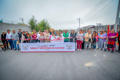 Alcaldesa entrega pavimentación en la Gobernadores