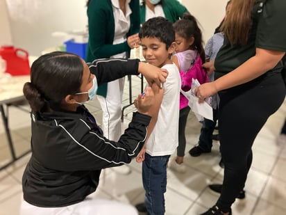 Gran respuesta en primer día de jornada de vacunación para niños de 5 a 11 años 