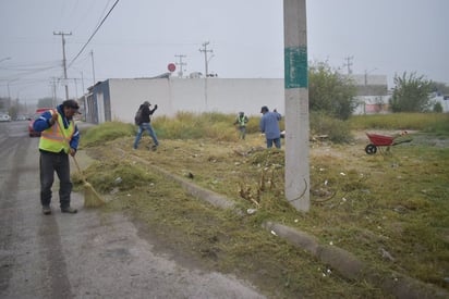 Nava realiza brigada de limpieza en col. Compositores Mexicanos