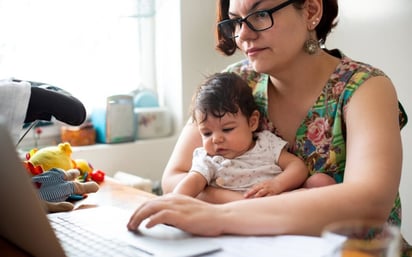 Madres solteras y las dificultades que enfrentan al trabajar