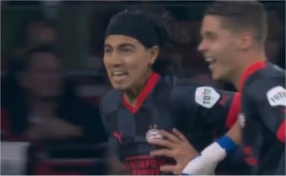 Erick Gutiérrez marca el segundo gol del PSV ante el Ajax