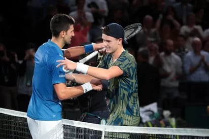 Rune acabó con Djokovic y gana en París