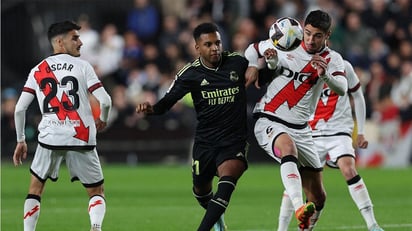 Real Madrid cae ante Rayo Vallecano y le deja el liderato al Barça