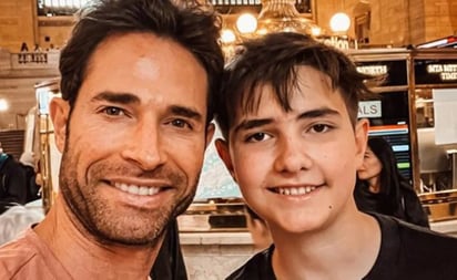 Sebastián Rulli presume a su hijo Santiago: ¡Tienen la misma sonrisa!