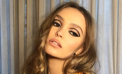 Lily-Rose Depp, hija de Johnny Depp, desfila para Chanel en Miami